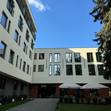 卡尔斯巴德公园酒店 4* Dalovice