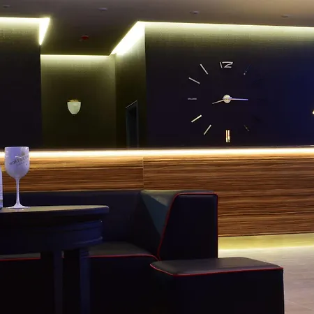 卡尔斯巴德公园酒店 酒店 Dalovice